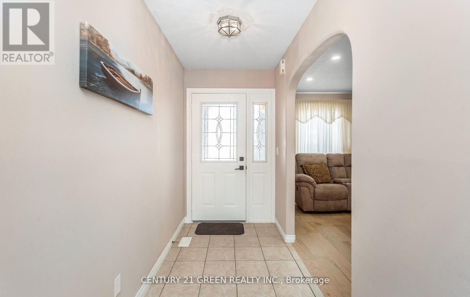 104 Lilywood Drive, Cambridge, Ontario  N1P 1H1 - Photo 6 - X12338096