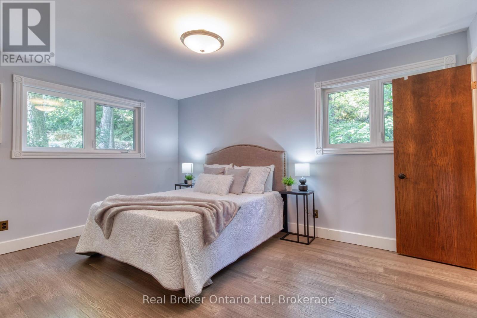 121 Mallory Beach Road, South Bruce Peninsula, Ontario  N0H 2T0 - Photo 11 - X12268320