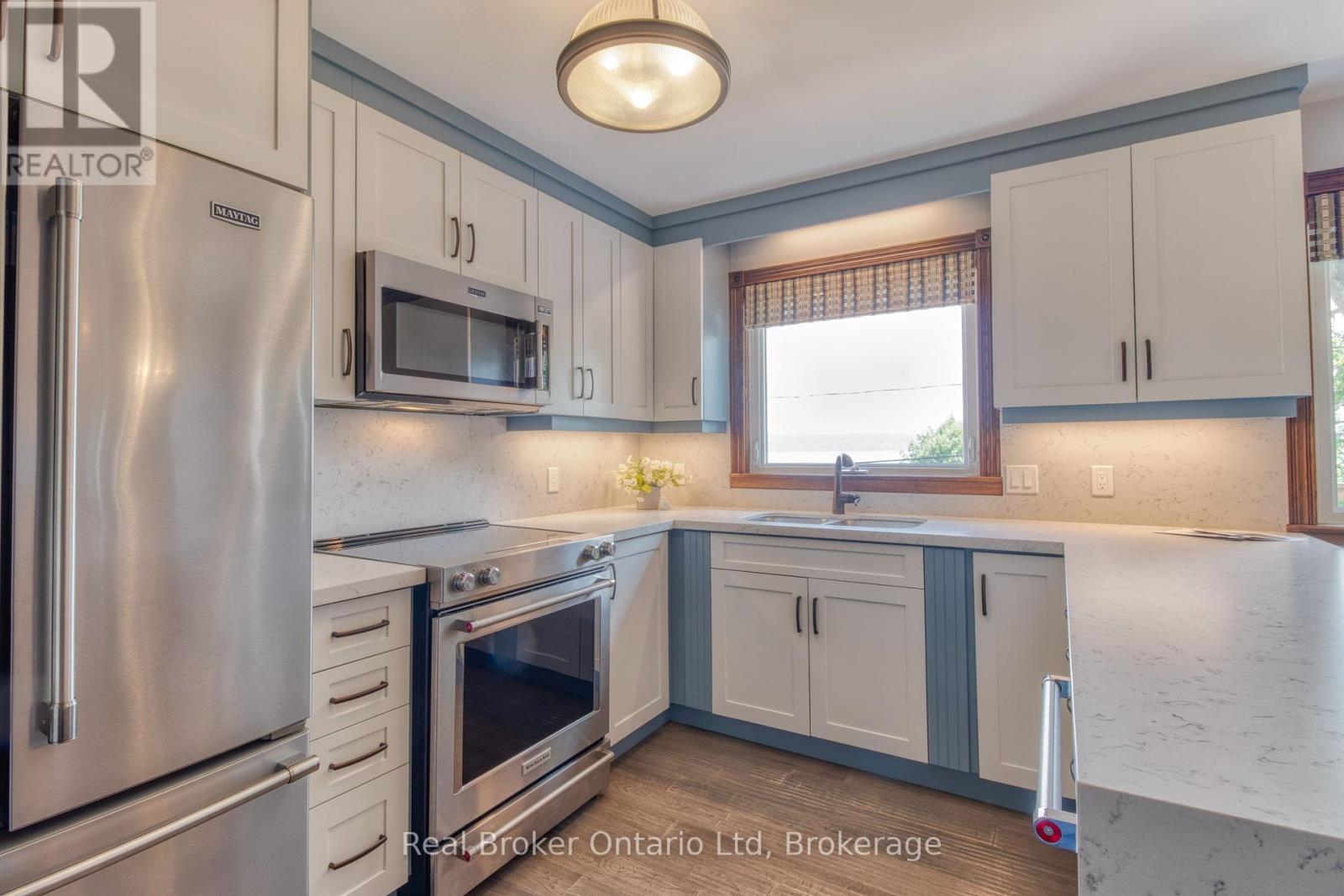 121 Mallory Beach Road, South Bruce Peninsula, Ontario  N0H 2T0 - Photo 23 - X12268320