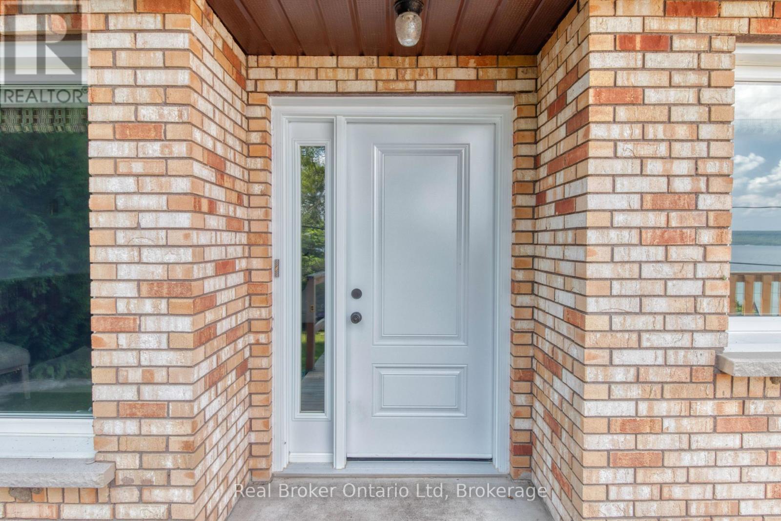 121 Mallory Beach Road, South Bruce Peninsula, Ontario  N0H 2T0 - Photo 4 - X12268320