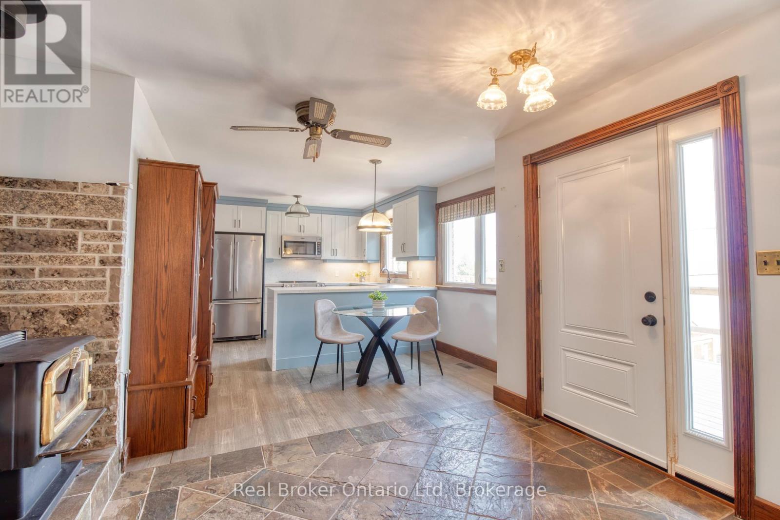 121 Mallory Beach Road, South Bruce Peninsula, Ontario  N0H 2T0 - Photo 7 - X12268320