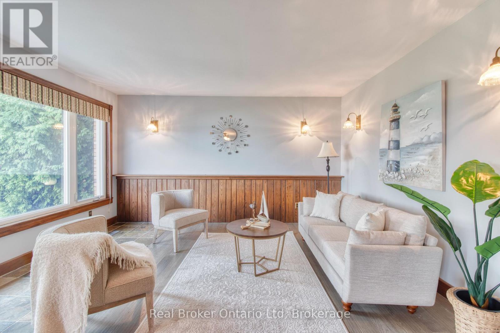 121 Mallory Beach Road, South Bruce Peninsula, Ontario  N0H 2T0 - Photo 9 - X12268320