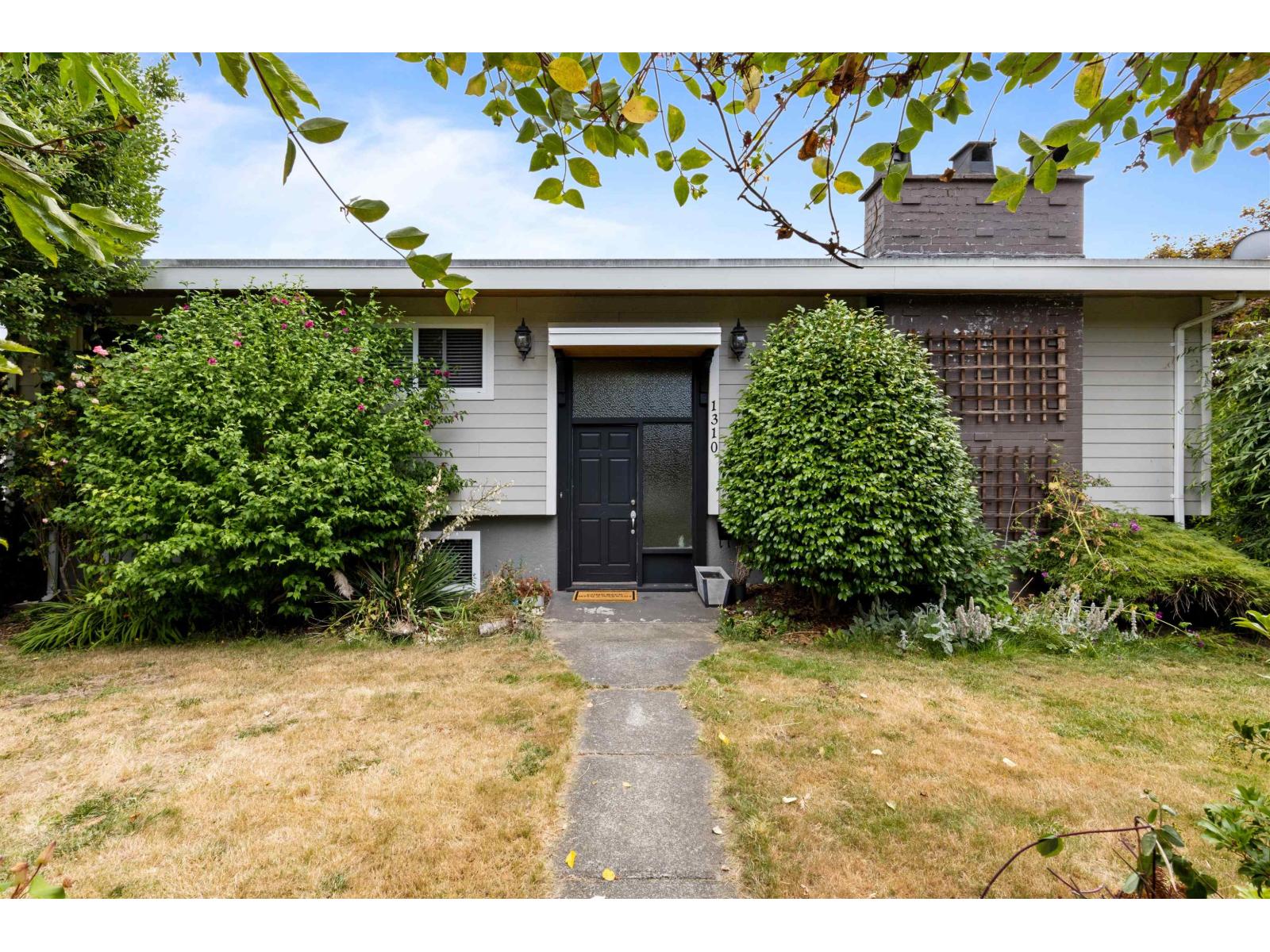 1310 Parker Street, White Rock, British Columbia  V4B 4S3 - Photo 1 - R3035923