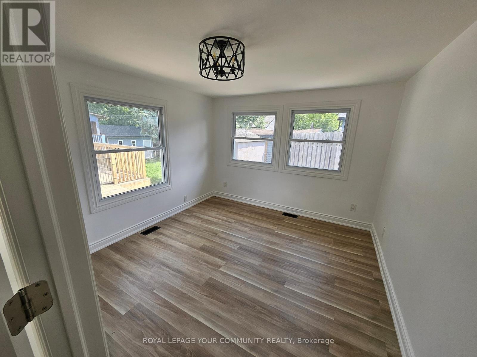 39 Eastern Avenue, New Tecumseth, Ontario  L0G 1W0 - Photo 12 - N12334962
