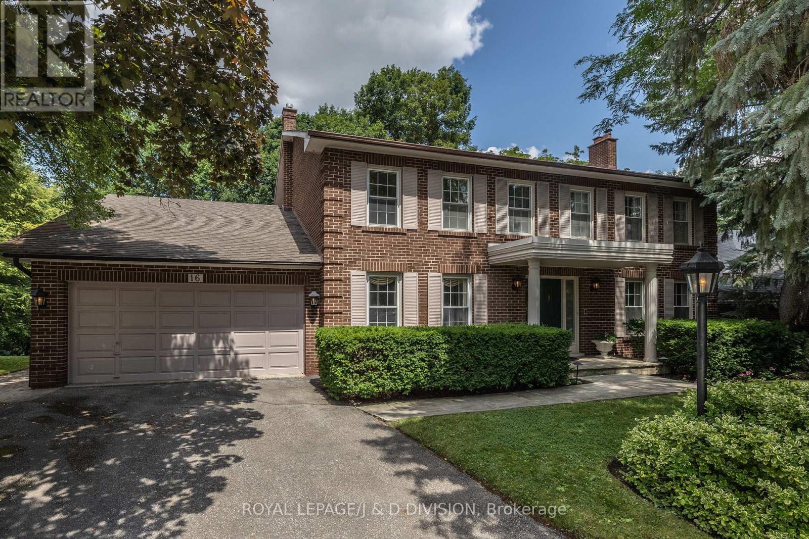 16 BOBWHITE CRESCENT, Toronto, Ontario