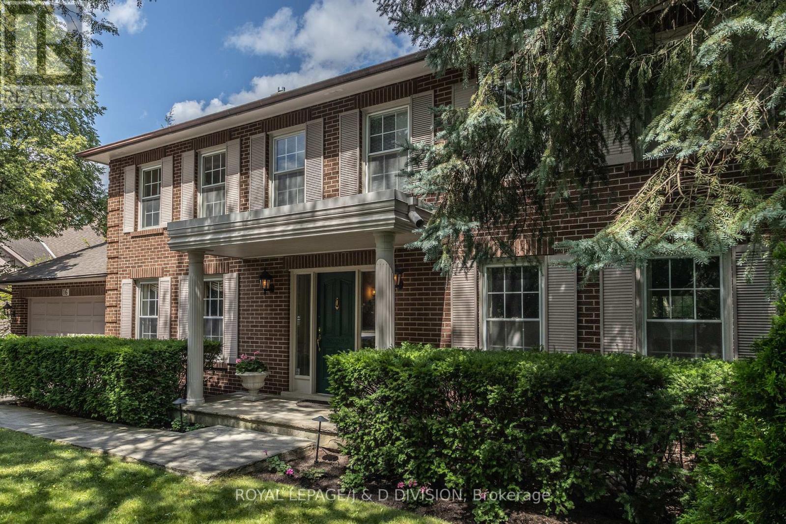 16 Bobwhite Crescent, Toronto, Ontario  M2L 2E1 - Photo 43 - C12148466