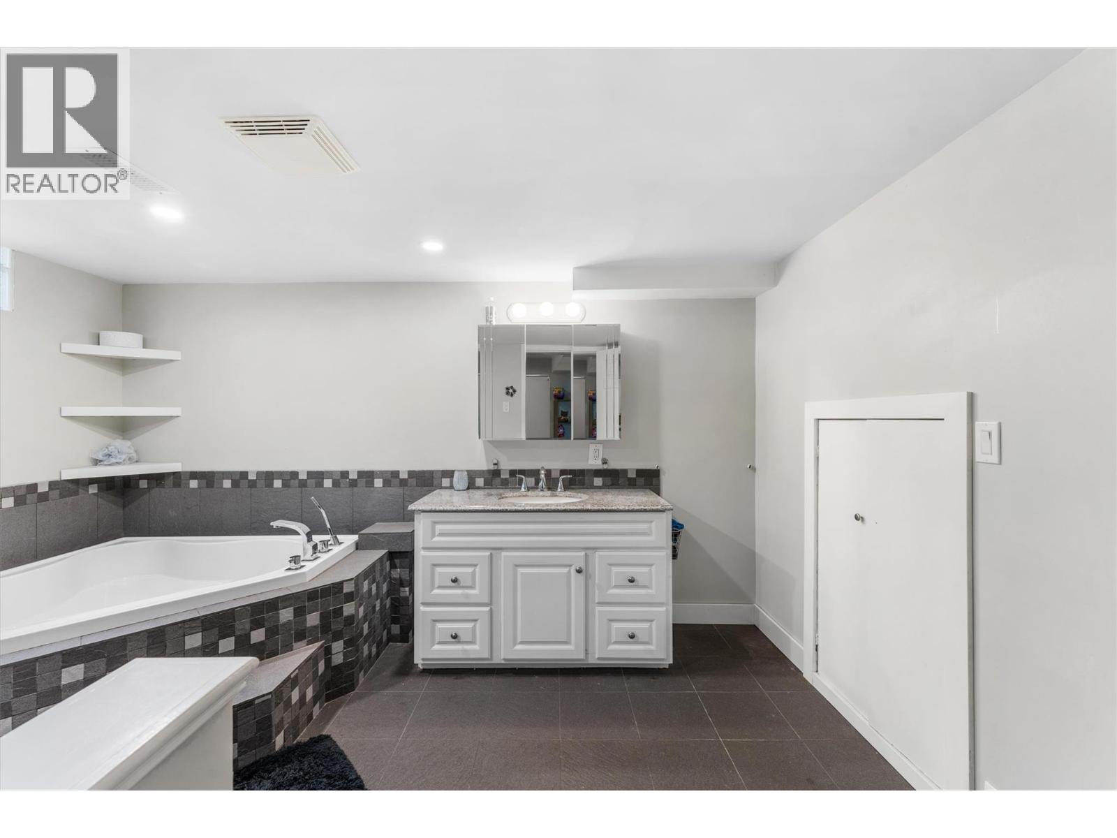 475 El Carlo Road, Kelowna, British Columbia  V1X 2R5 - Photo 28 - 10358594