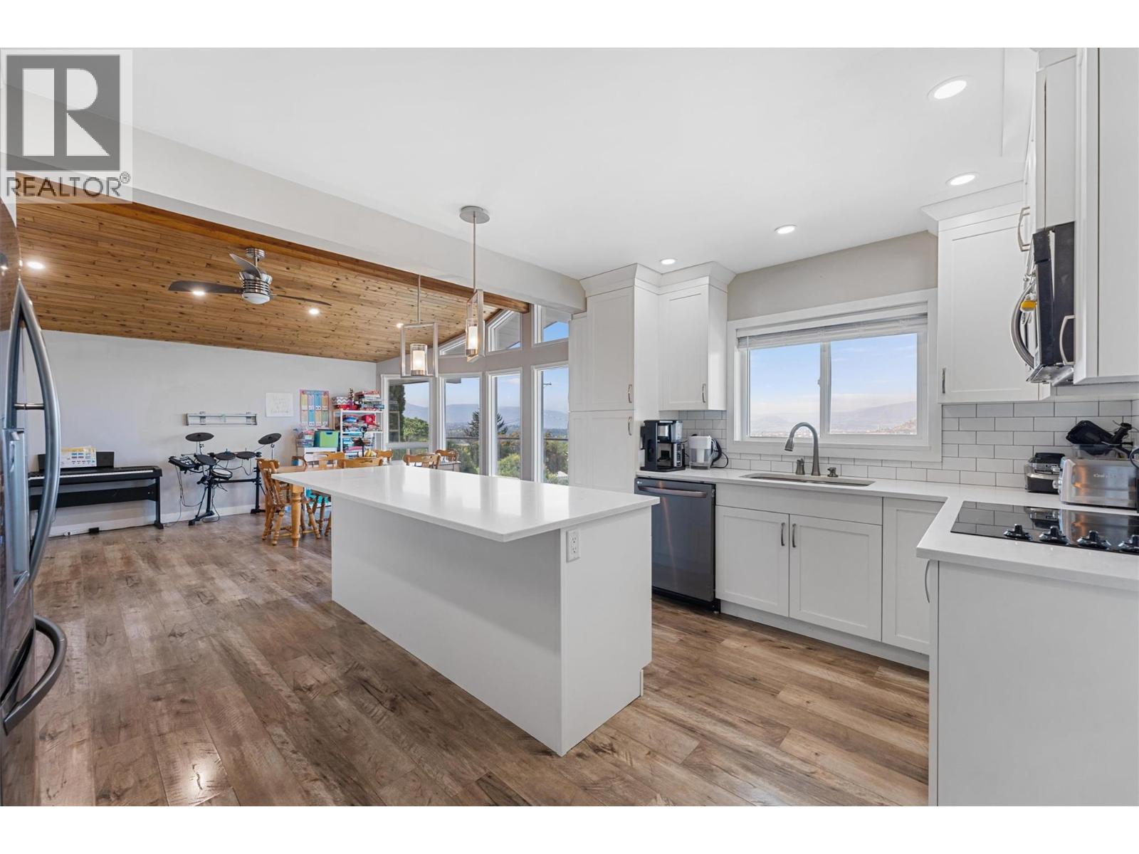475 El Carlo Road, Kelowna, British Columbia  V1X 2R5 - Photo 4 - 10358594