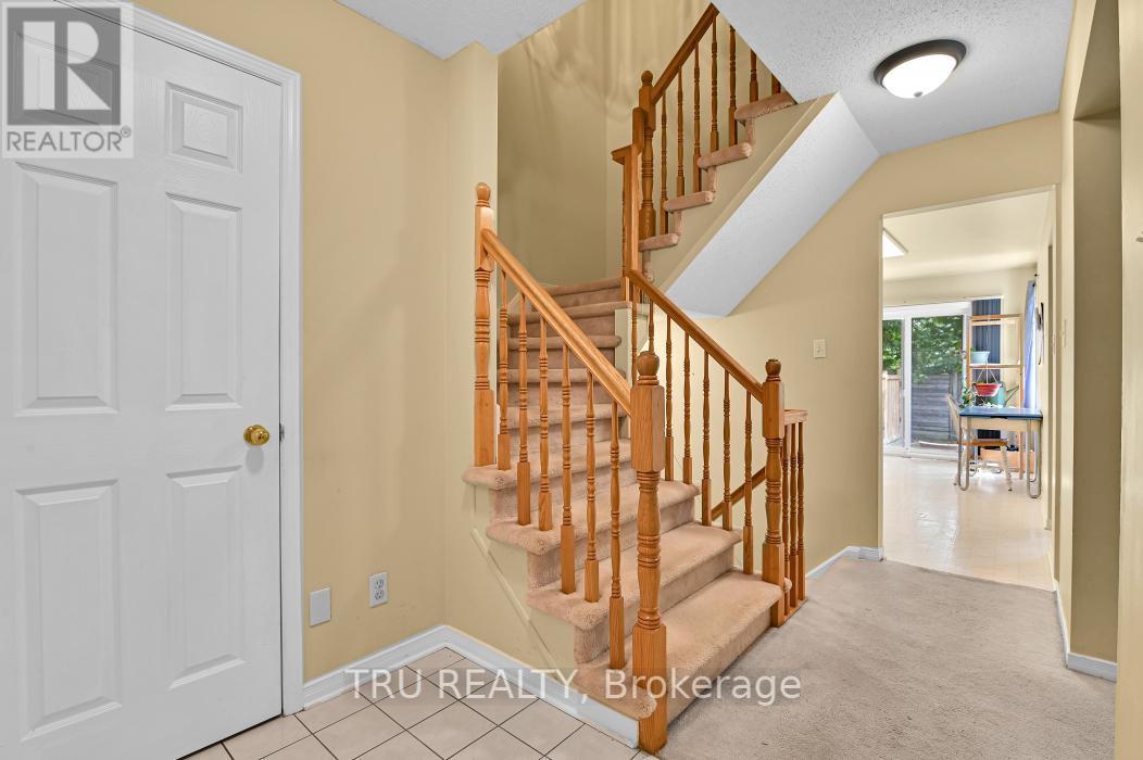 40 Baton Court, Ottawa, Ontario  K2L 4C8 - Photo 8 - X12338231