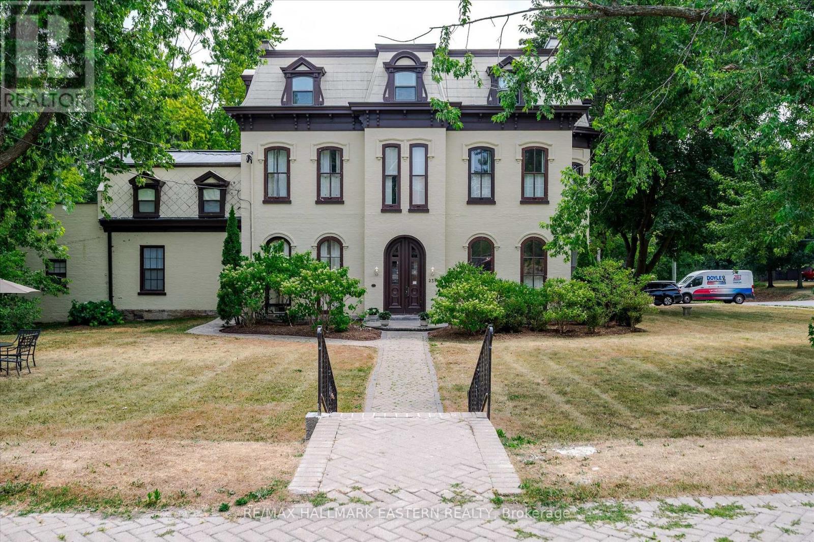 236 BURNHAM STREET, Peterborough East, Ontario