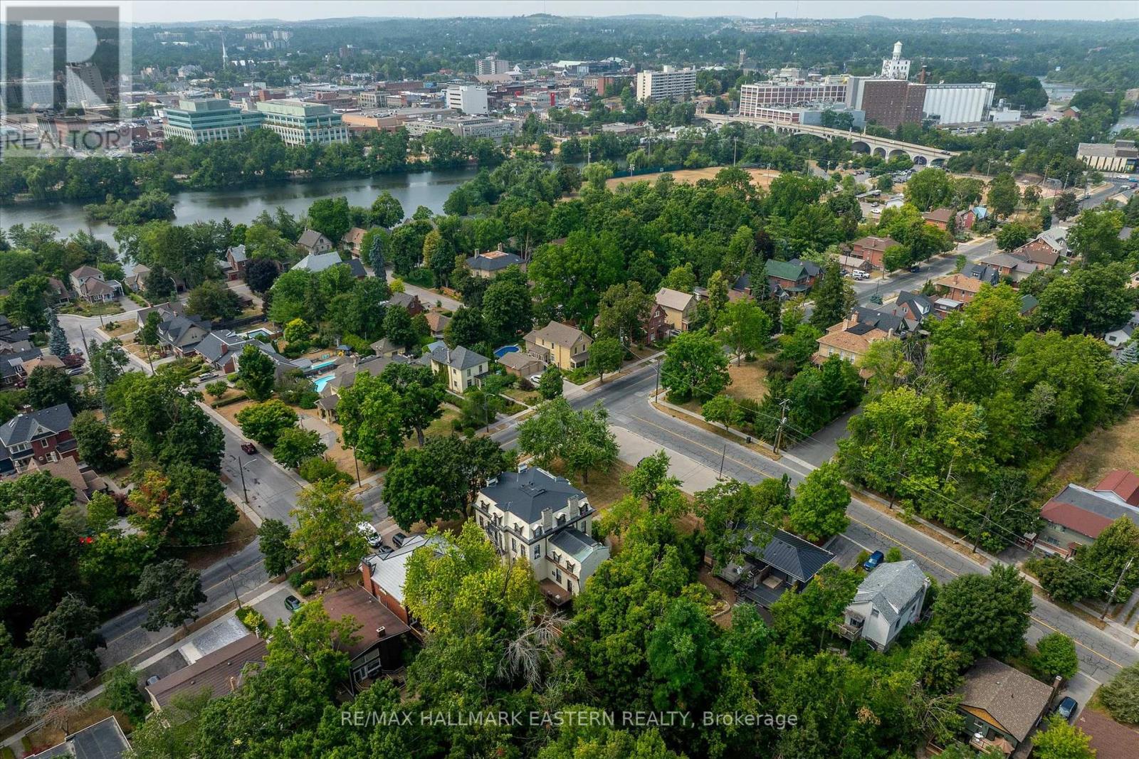 236 Burnham Street, Peterborough East, Ontario  K9H 1T1 - Photo 4 - X12338289