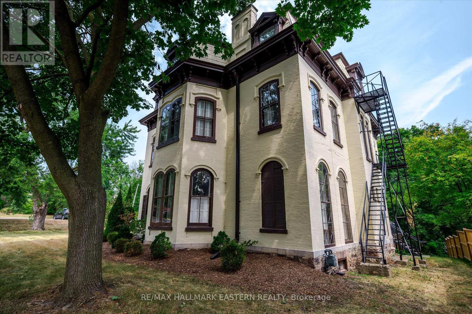 236 Burnham Street, Peterborough East, Ontario  K9H 1T1 - Photo 47 - X12338289