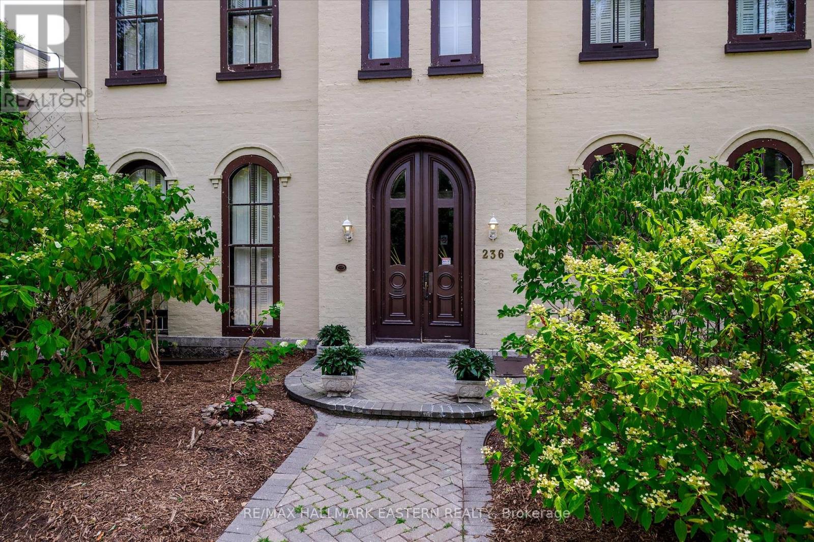 236 Burnham Street, Peterborough East, Ontario  K9H 1T1 - Photo 5 - X12338289