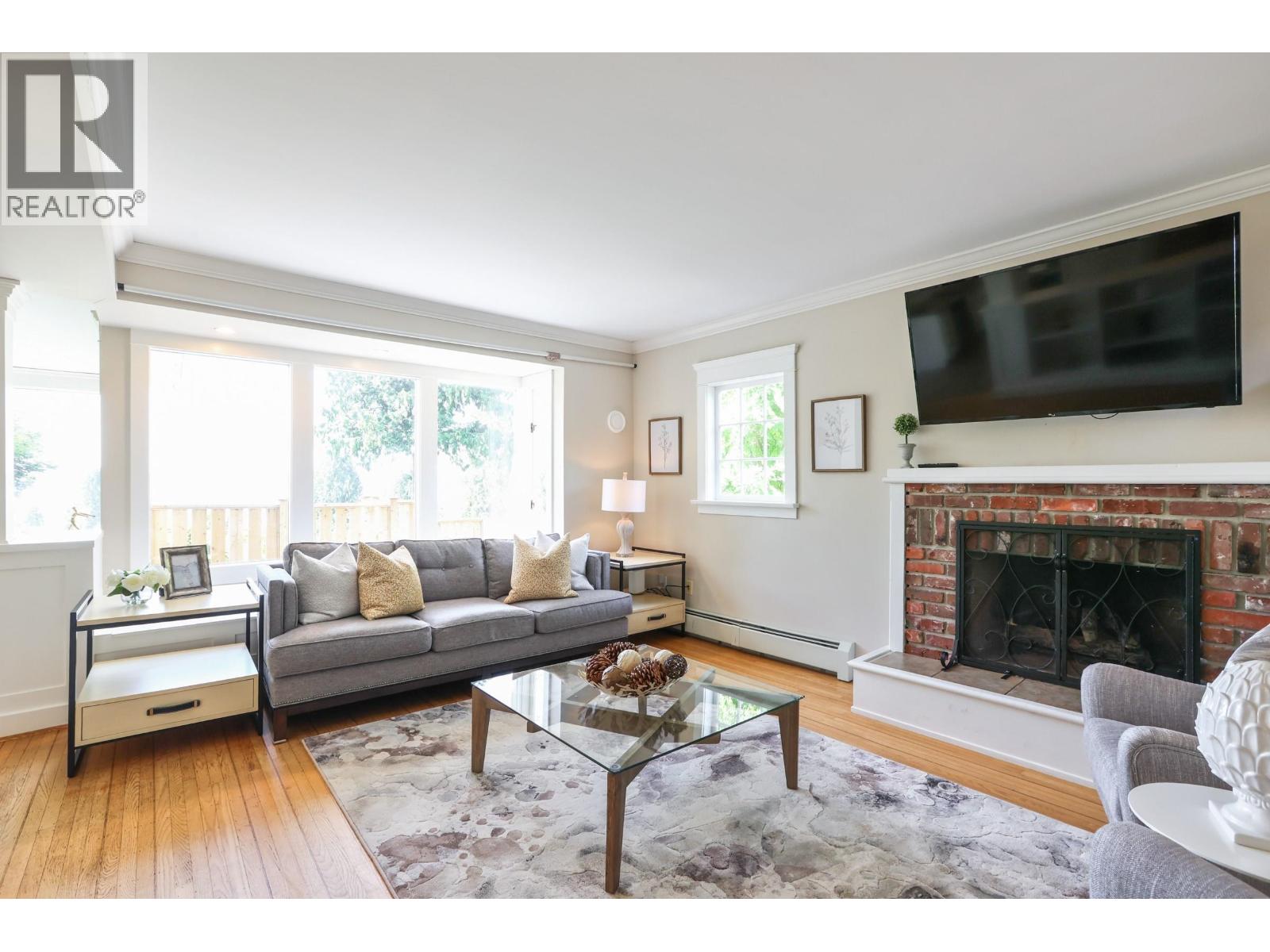 Property at 2678 OTTAWA AVENUE image 3