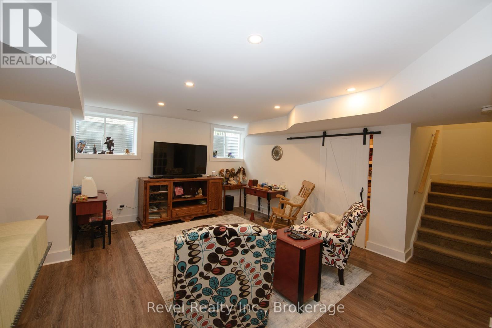 252 Ironwood Way, Georgian Bluffs, Ontario  N0H 1S0 - Photo 17 - X12329419