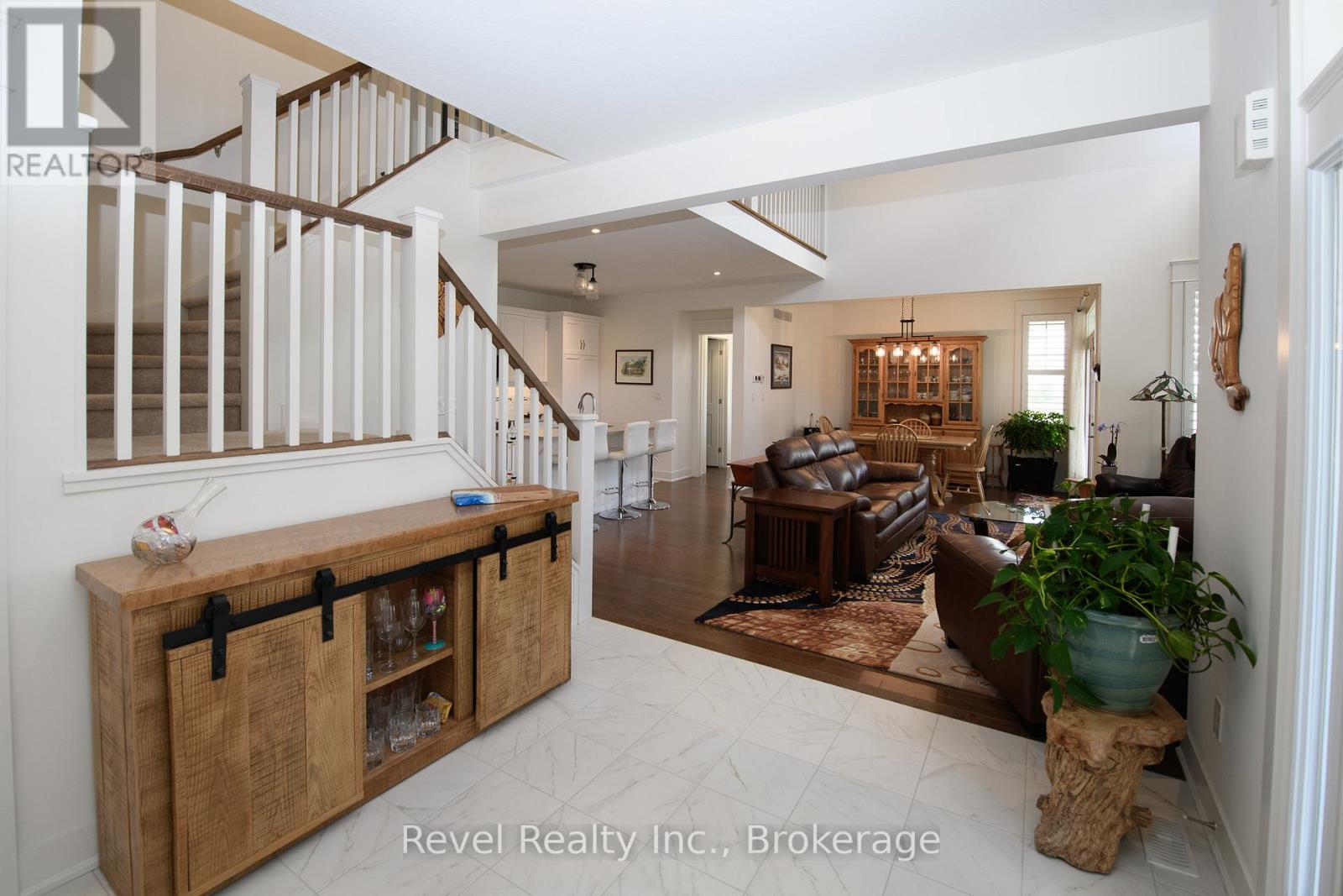 252 Ironwood Way, Georgian Bluffs, Ontario  N0H 1S0 - Photo 4 - X12329419