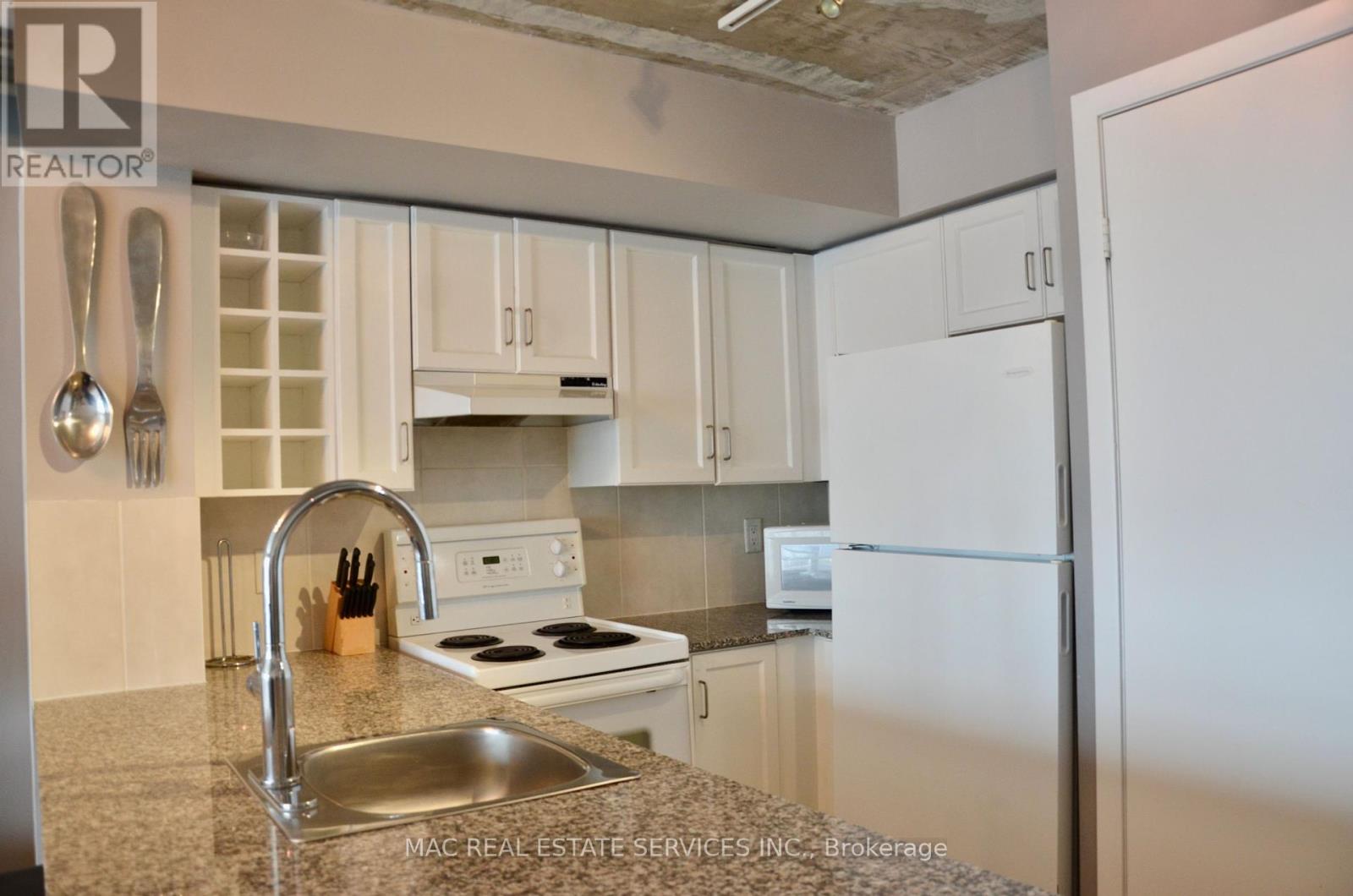 3402 - 210 Victoria Street, Toronto, Ontario  M5B 2R3 - Photo 5 - C12338286