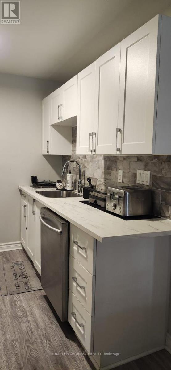 208 - 1106 Jalna Boulevard, London South, Ontario  N6E 2R9 - Photo 6 - X12338314