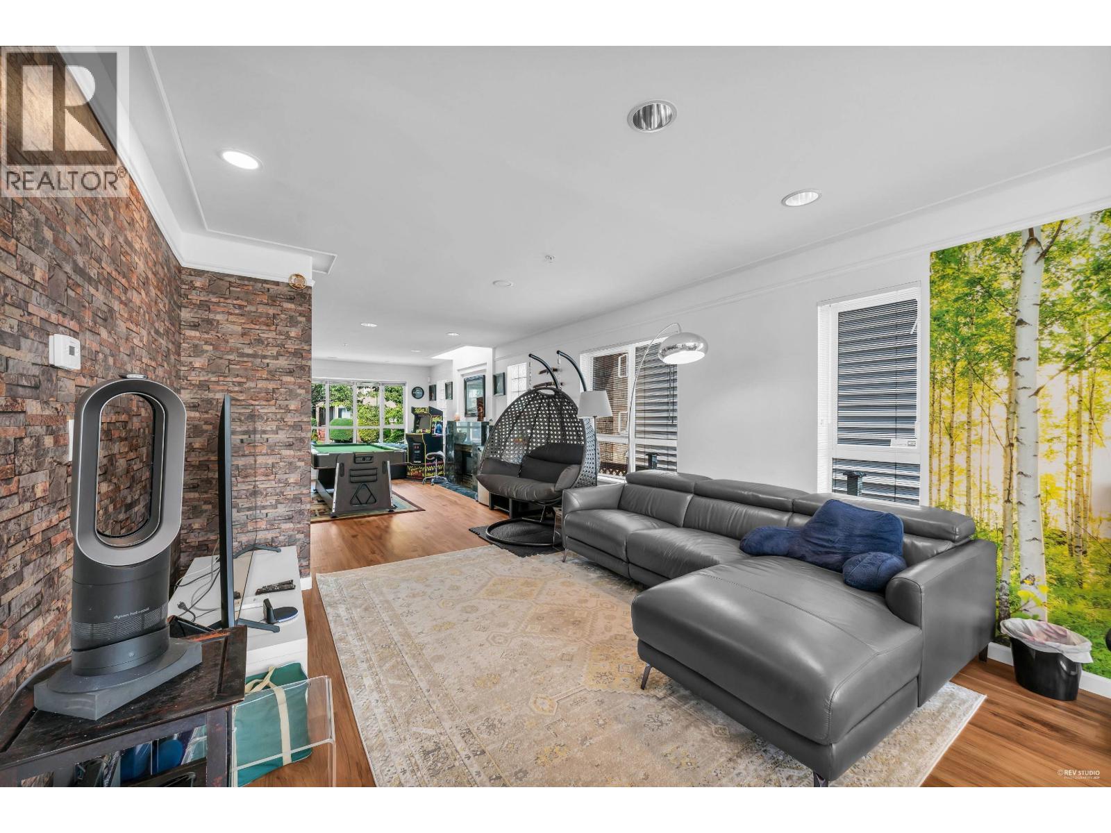 2848 W 20th Avenue, Vancouver, British Columbia  V6L 1H3 - Photo 2 - R3035804