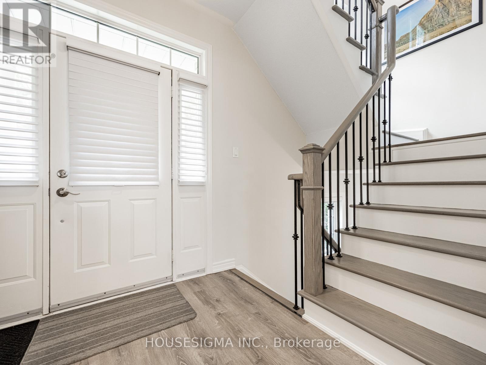 Property at 206 - 60 ROSEWOOD AVENUE image 4