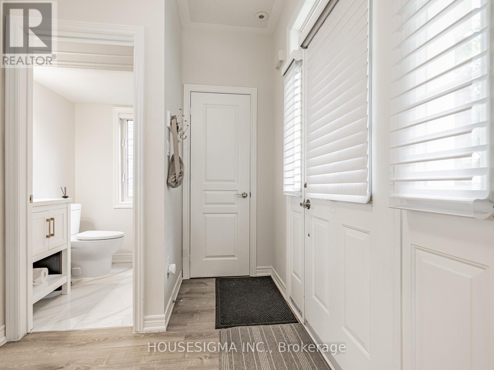 Property at 206 - 60 ROSEWOOD AVENUE image 5
