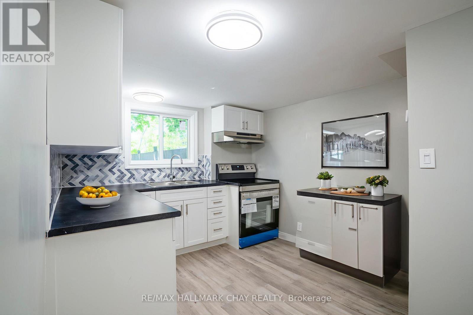 635 First Street S, Gravenhurst, Ontario  P1P 1K1 - Photo 6 - X12338264