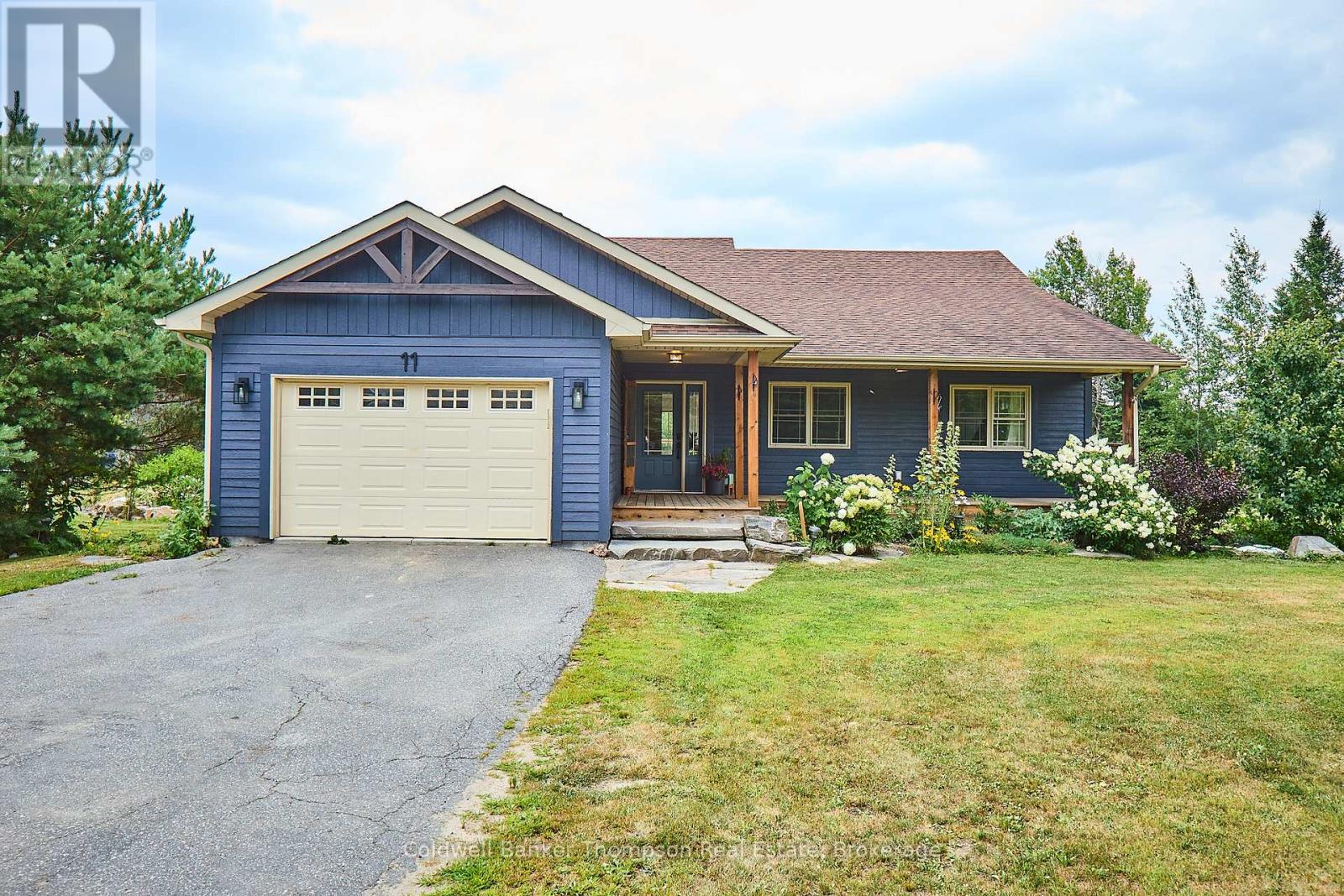 11 Thomas Crescent, Huntsville, Ontario  P1H 2M3 - Photo 2 - X12338305