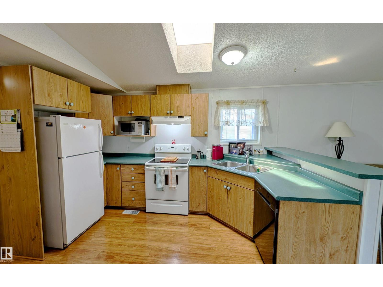 1540 Jubilee Wd, Sherwood Park, Alberta  T8H 1V2 - Photo 3 - E4452452
