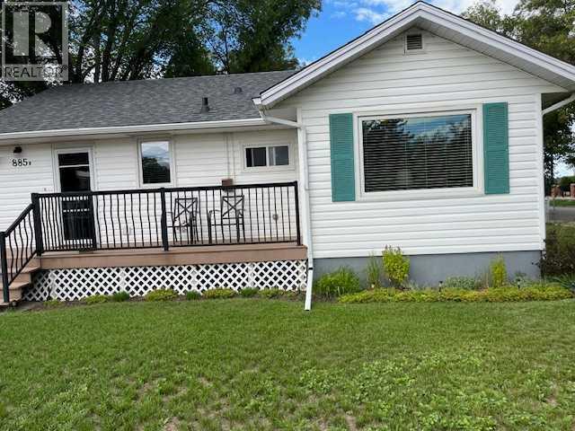 Property at 885B 2 Street SE image 2