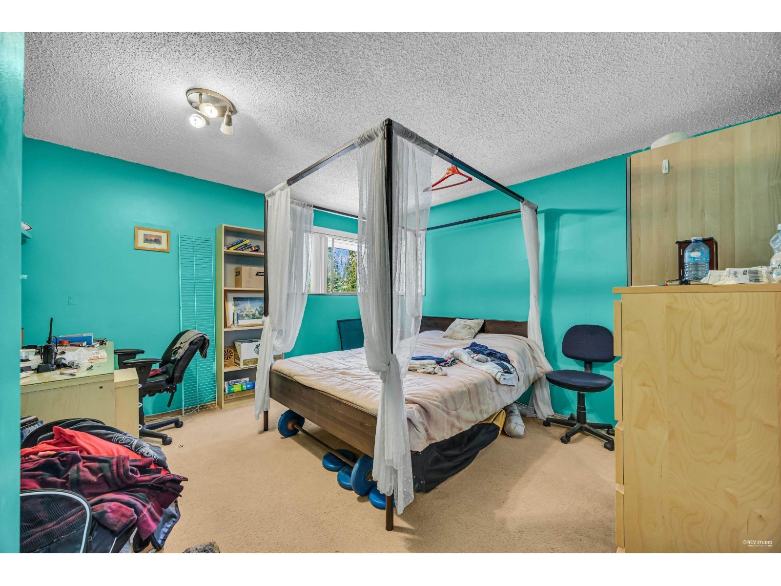 Property at 10600 HOLLY PARK LANE image 5