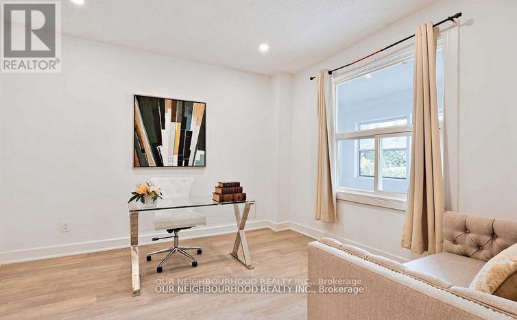243 Lippincott Street, Toronto, Ontario  M5S 2P4 - Photo 3 - C12338321