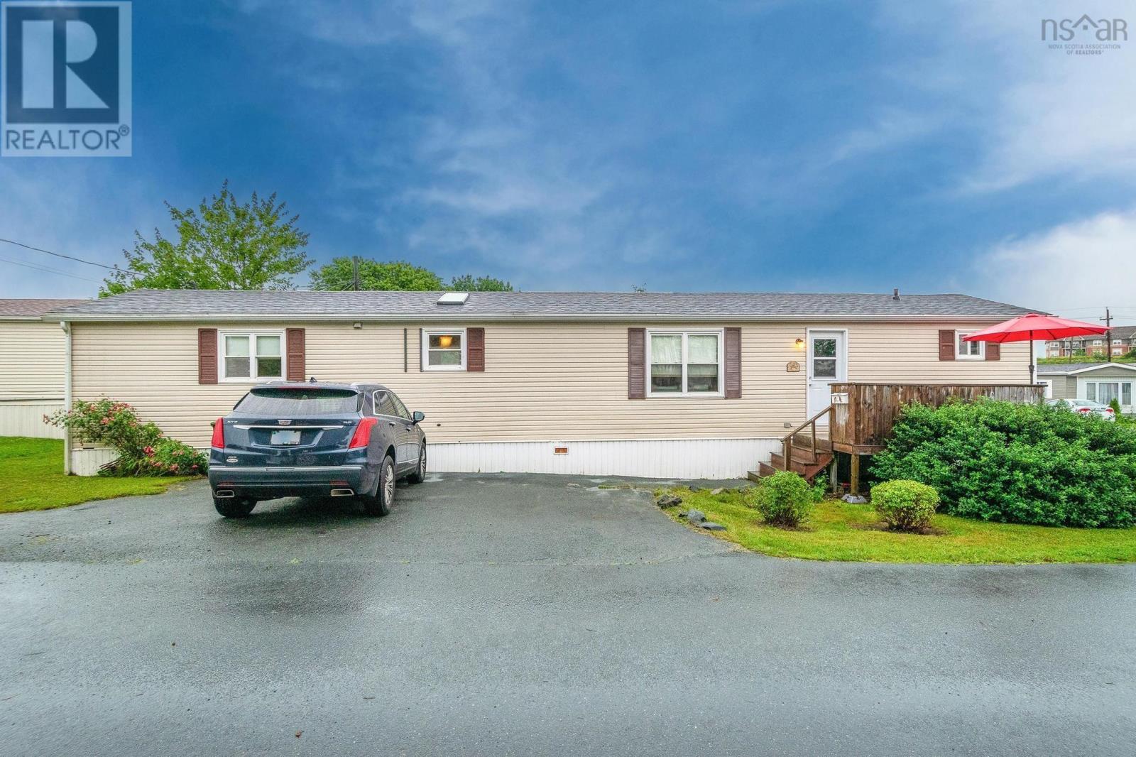 1 Wilson Avenue, Dartmouth, Nova Scotia  B2Y 2B2 - Photo 1 - 202518420