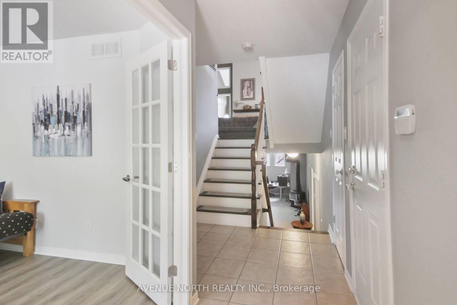 57 Macassa Circle, Ottawa, Ontario  K2T 1J8 - Photo 10 - X12338327