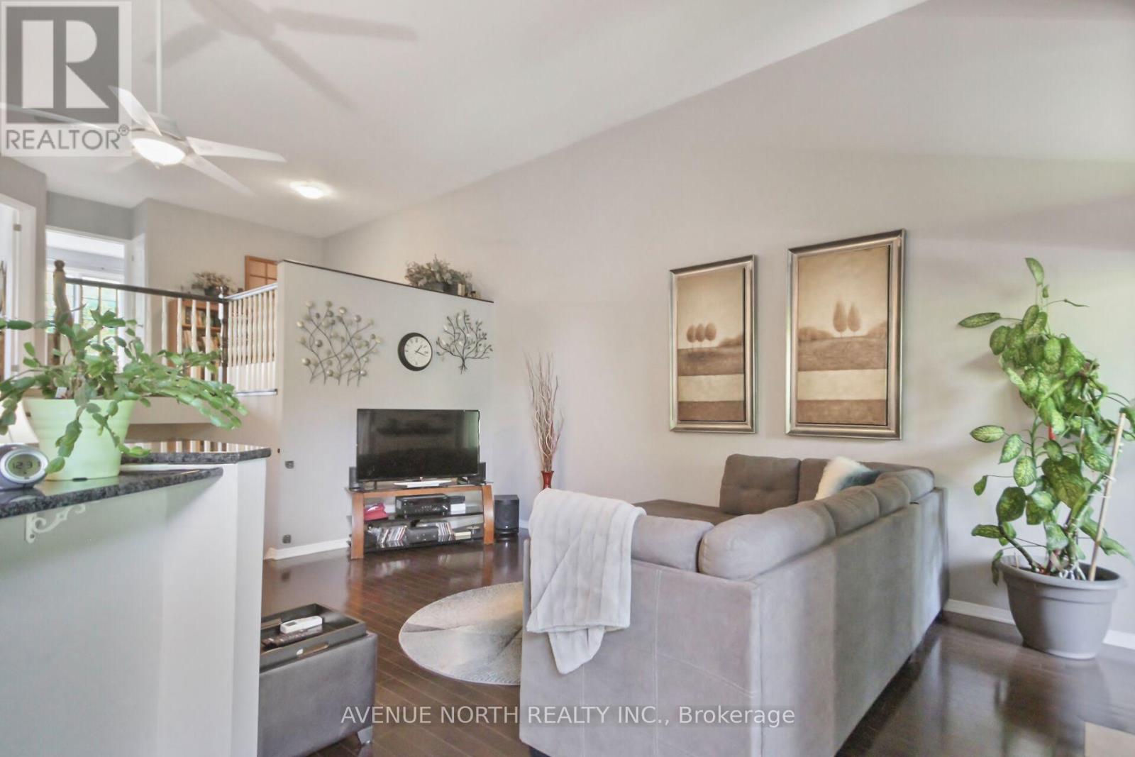57 Macassa Circle, Ottawa, Ontario  K2T 1J8 - Photo 13 - X12338327
