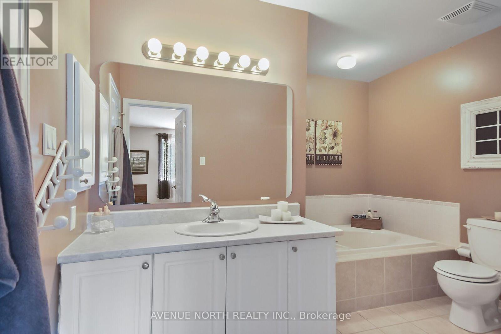 57 Macassa Circle, Ottawa, Ontario  K2T 1J8 - Photo 32 - X12338327