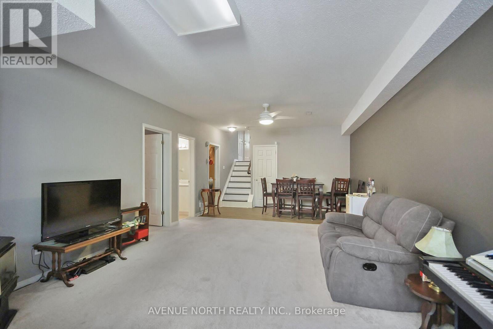 57 Macassa Circle, Ottawa, Ontario  K2T 1J8 - Photo 40 - X12338327