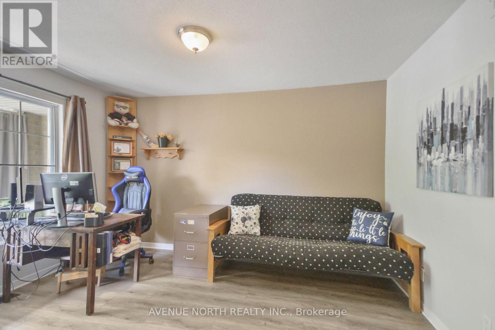 57 Macassa Circle, Ottawa, Ontario  K2T 1J8 - Photo 7 - X12338327
