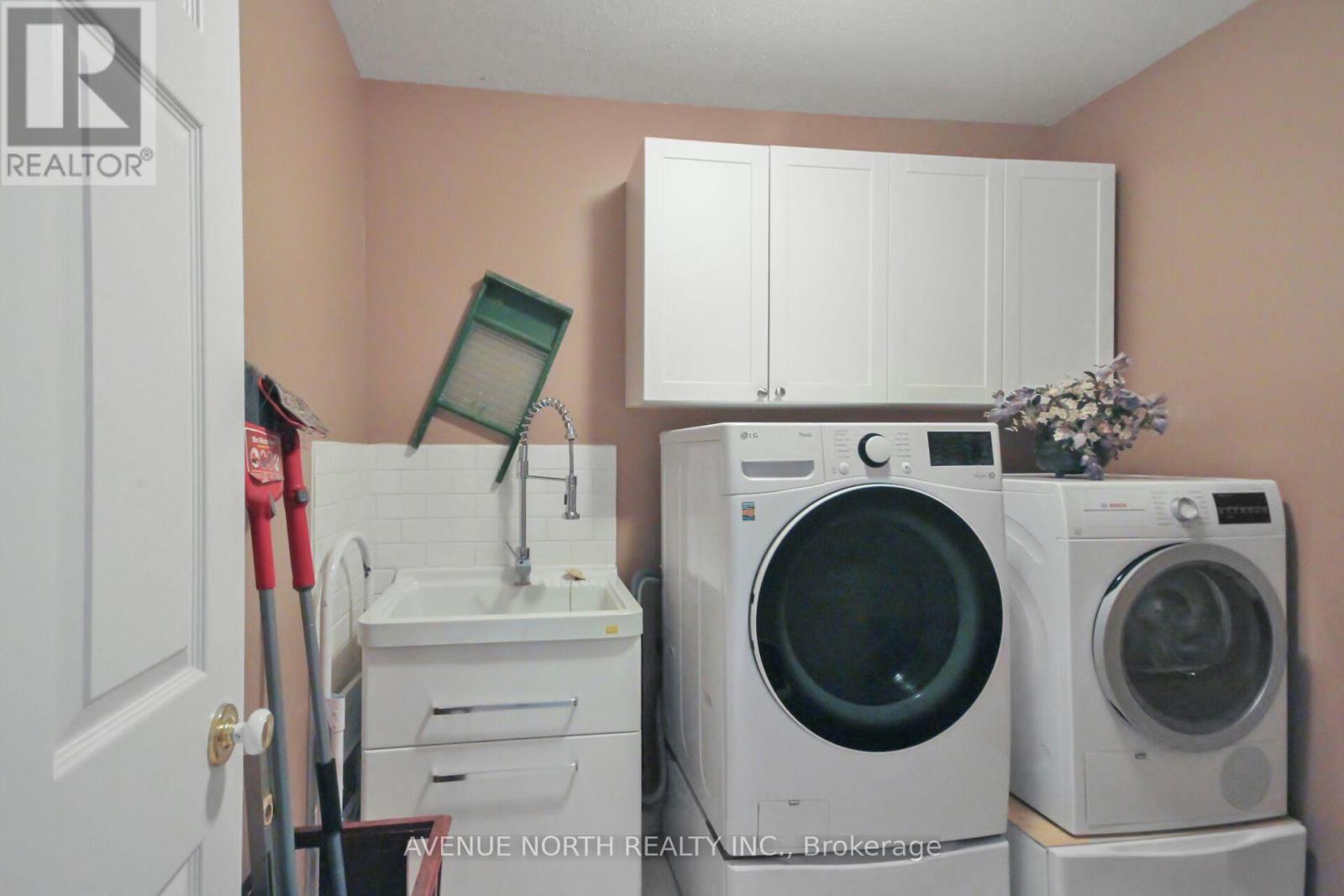 57 Macassa Circle, Ottawa, Ontario  K2T 1J8 - Photo 9 - X12338327