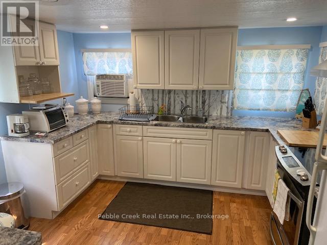 6 Turnbull's Grove Road S, Bluewater, Ontario  N0M 1N0 - Photo 7 - X12148878