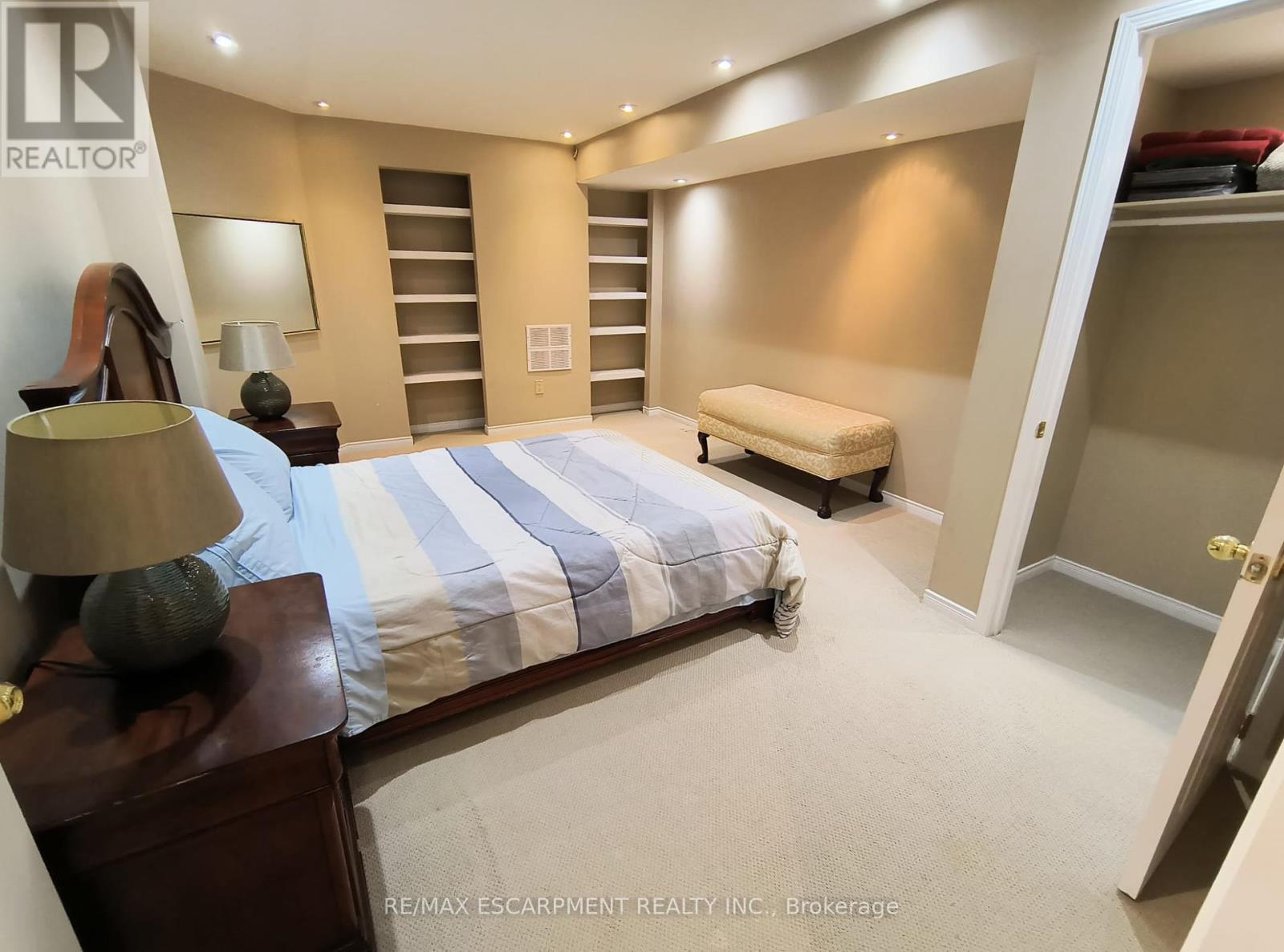 45 Pirie Drive, Hamilton, Ontario  L9H 6X6 - Photo 8 - X12338313