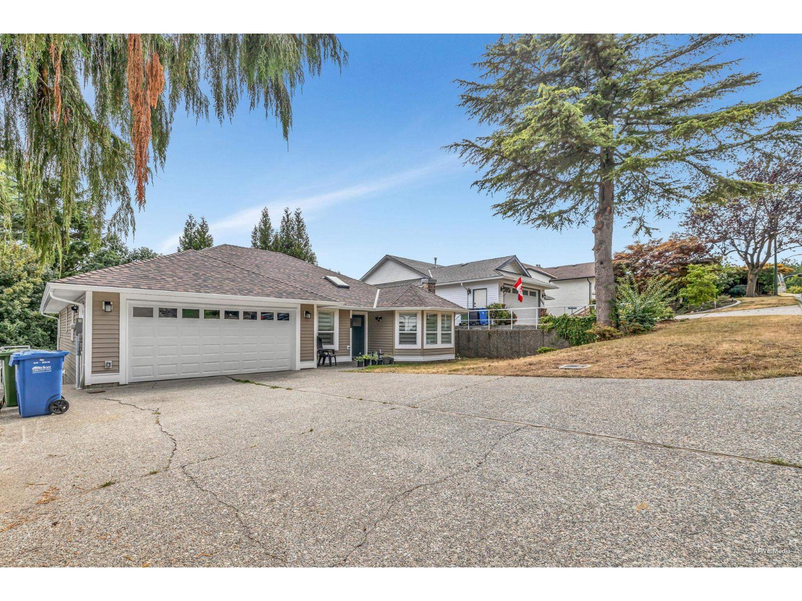 Property at 35320 MCCORKELL DRIVE image 2