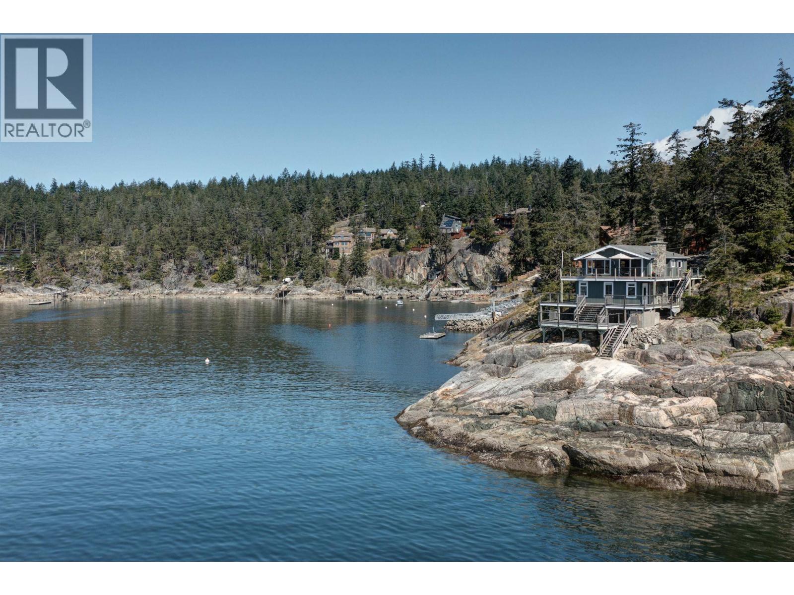 5297 TAYLOR CRESCENT, Halfmoon Bay, British Columbia