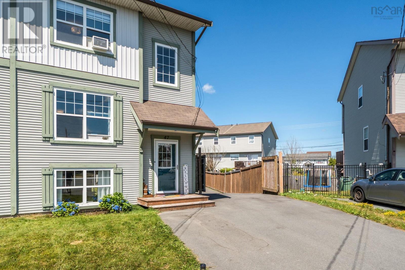 Property at 47 Delcraft Court image 3