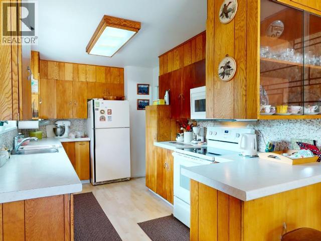 7151 Boswell Street, Powell River, British Columbia  V8A 1Y4 - Photo 2 - 19261