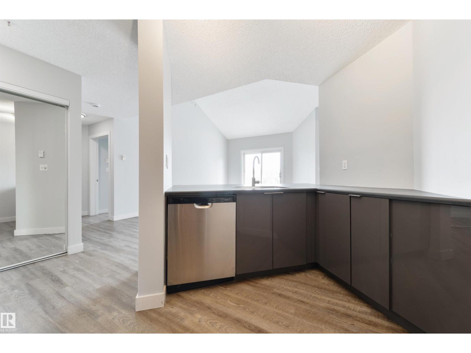 #409 10153 117 St Nw, Edmonton, Alberta  T5K 1X5 - Photo 3 - E4452458