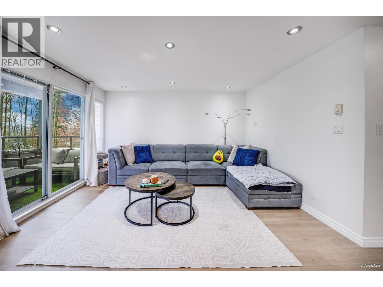 301 525 Austin Avenue, Coquitlam, British Columbia  V3K 3M6 - Photo 4 - R3035627