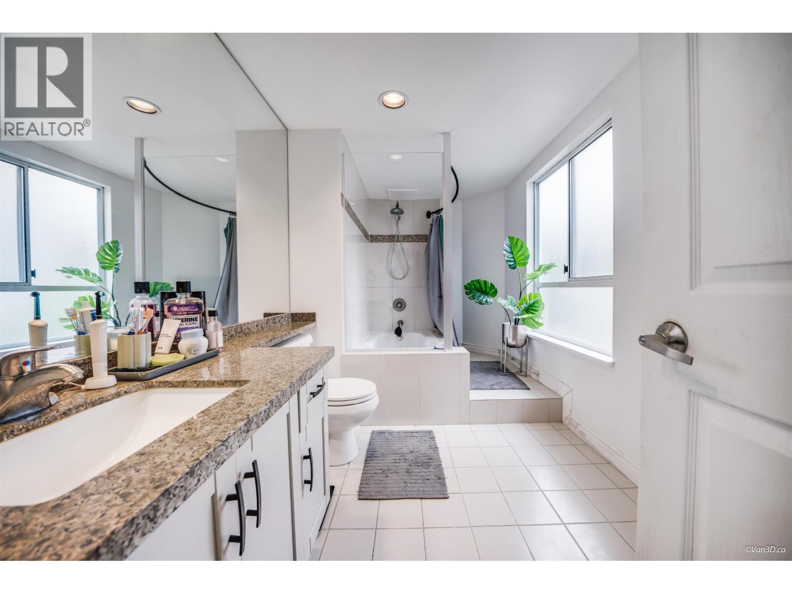 301 525 Austin Avenue, Coquitlam, British Columbia  V3K 3M6 - Photo 20 - R3035627