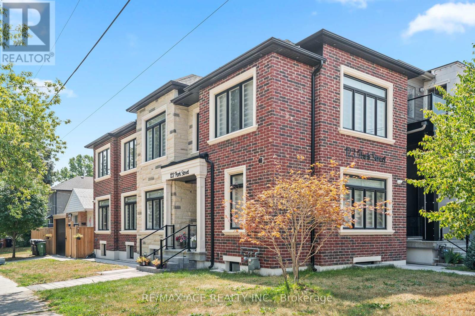Property at 123 PARK STREET image 2