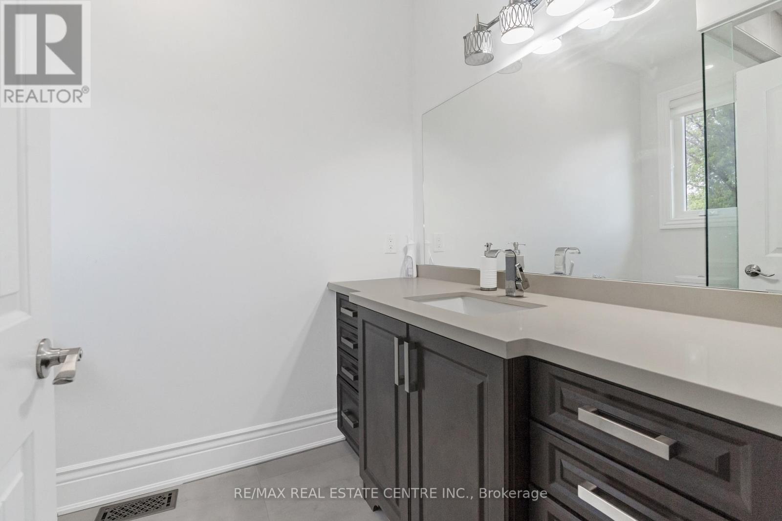9051 8th Line, Halton Hills, Ontario  L7G 4S5 - Photo 34 - W12338362
