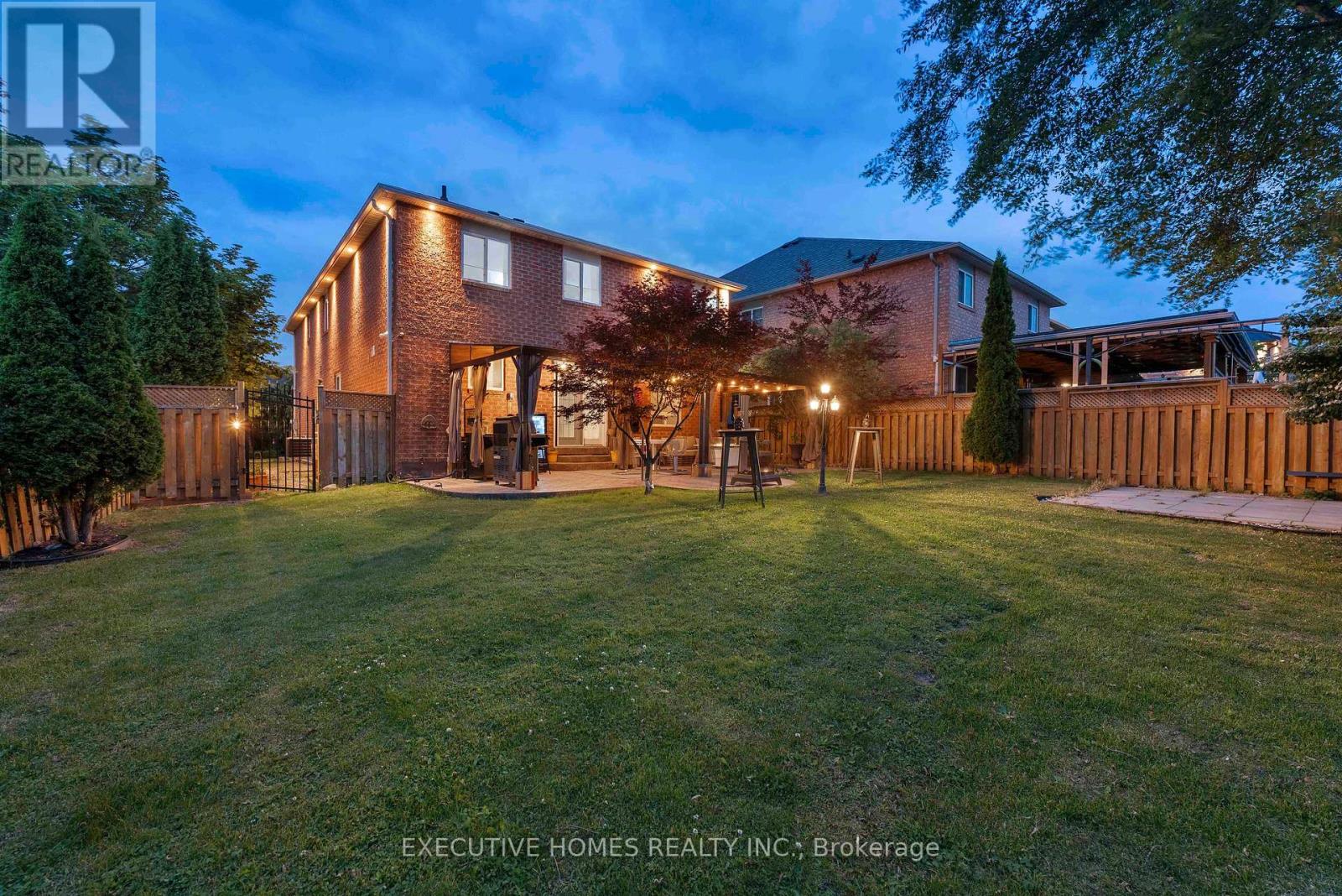 Property at 8 SHALLIMAR COURT image 5
